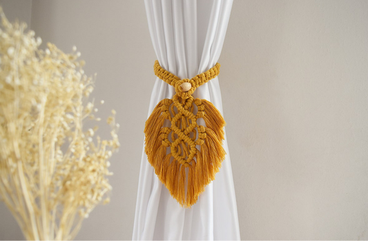 Feather curtain holder