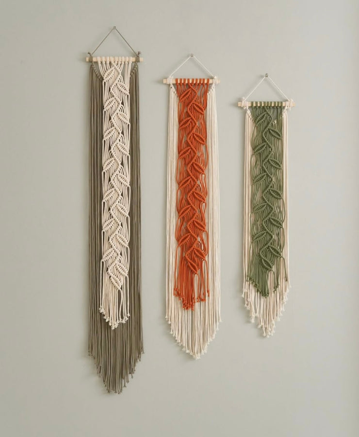 Dual colour wall hanging