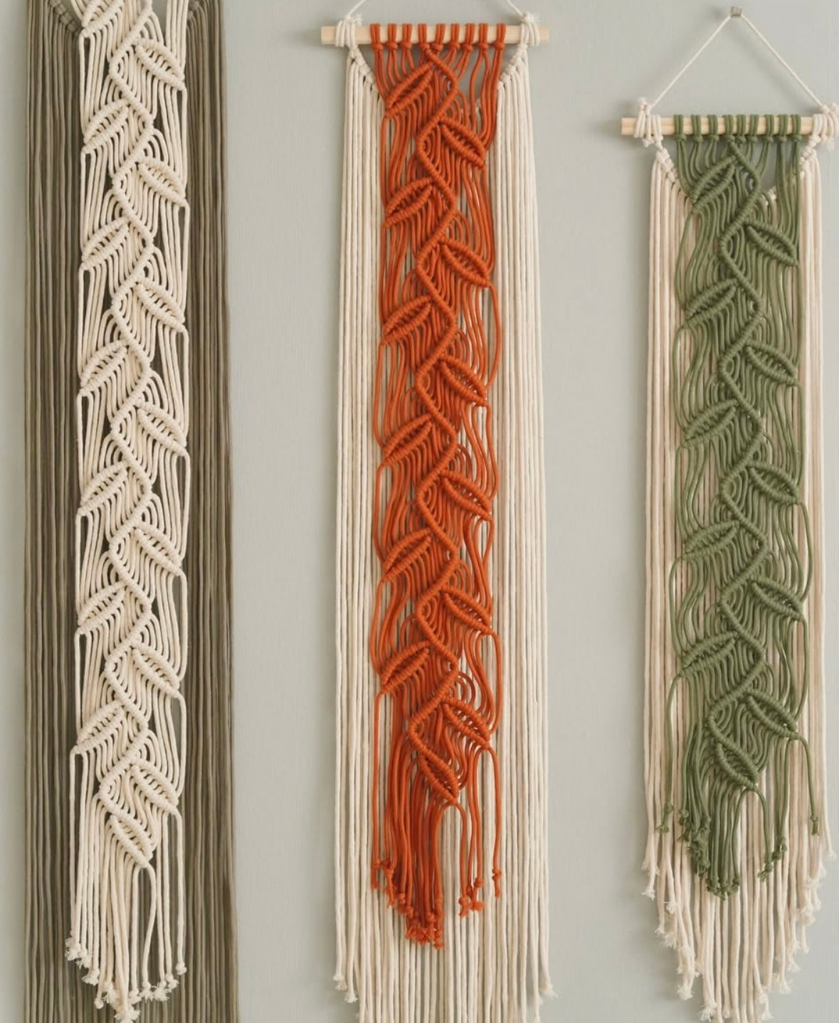 Dual colour wall hanging