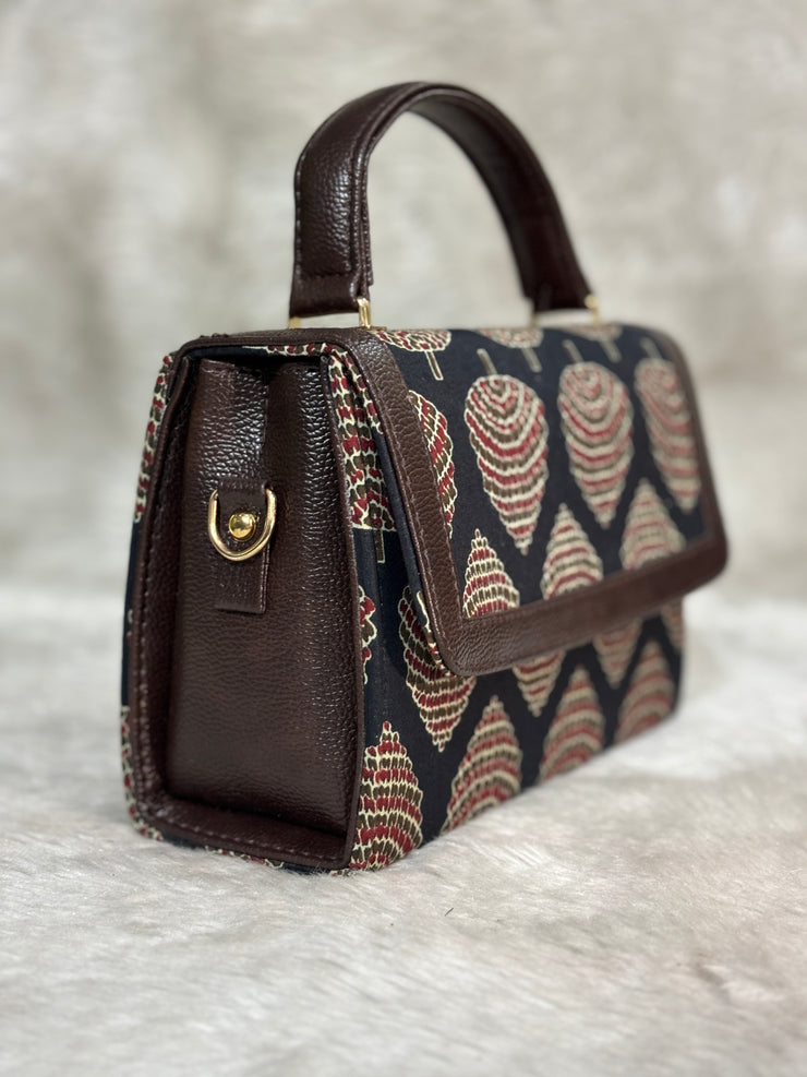 Desi Charm Box Bag