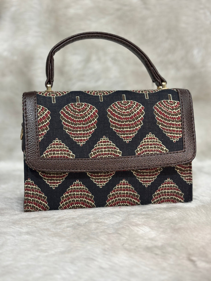 Desi Charm Box Bag
