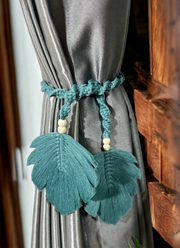 Monstera feather curtain holder